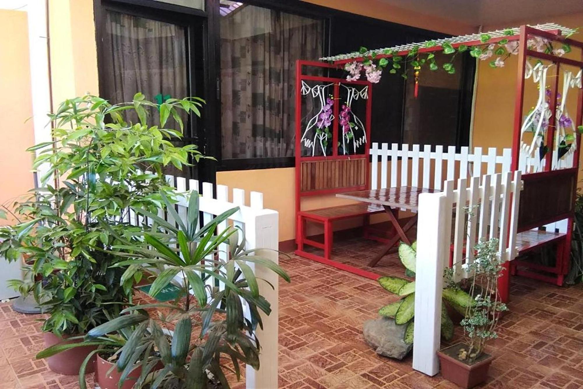 Citadel Bed And Breakfast Puerto Princesa Buitenkant foto
