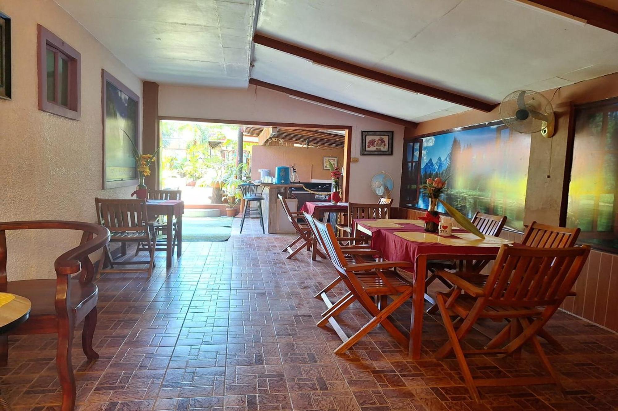 Citadel Bed And Breakfast Puerto Princesa Buitenkant foto