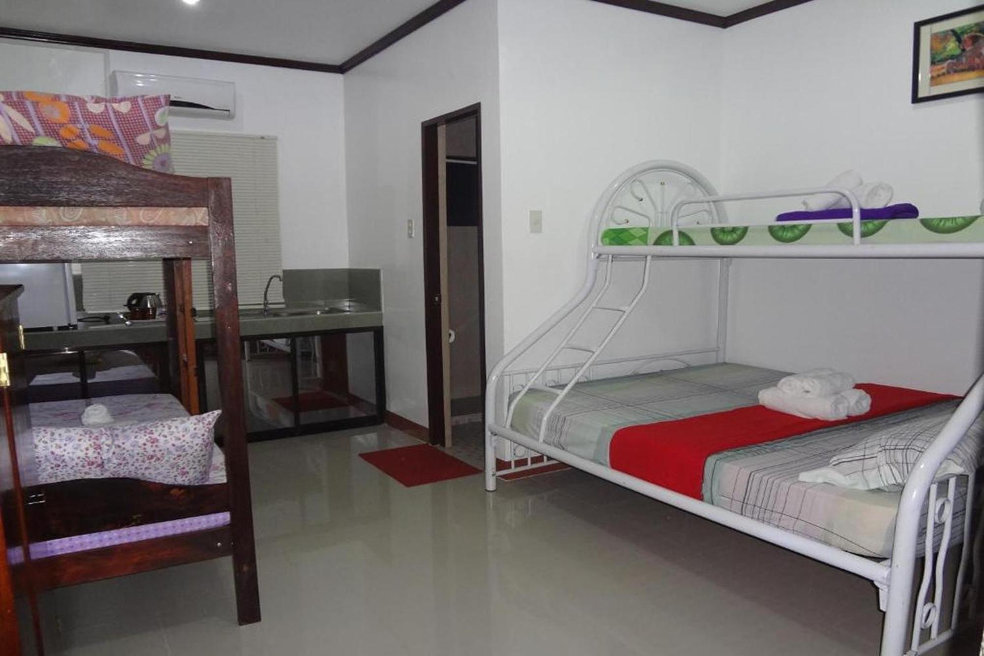 Citadel Bed And Breakfast Puerto Princesa Buitenkant foto