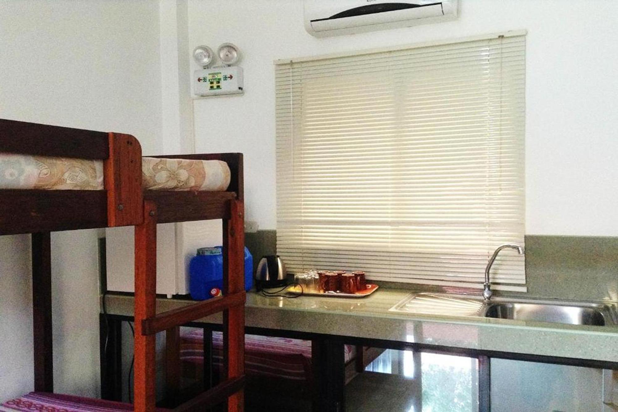 Citadel Bed And Breakfast Puerto Princesa Buitenkant foto