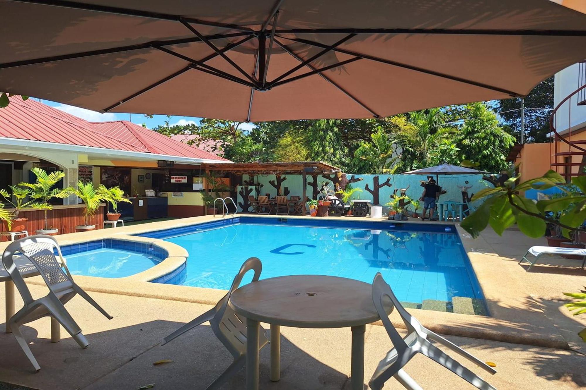 Citadel Bed And Breakfast Puerto Princesa Buitenkant foto