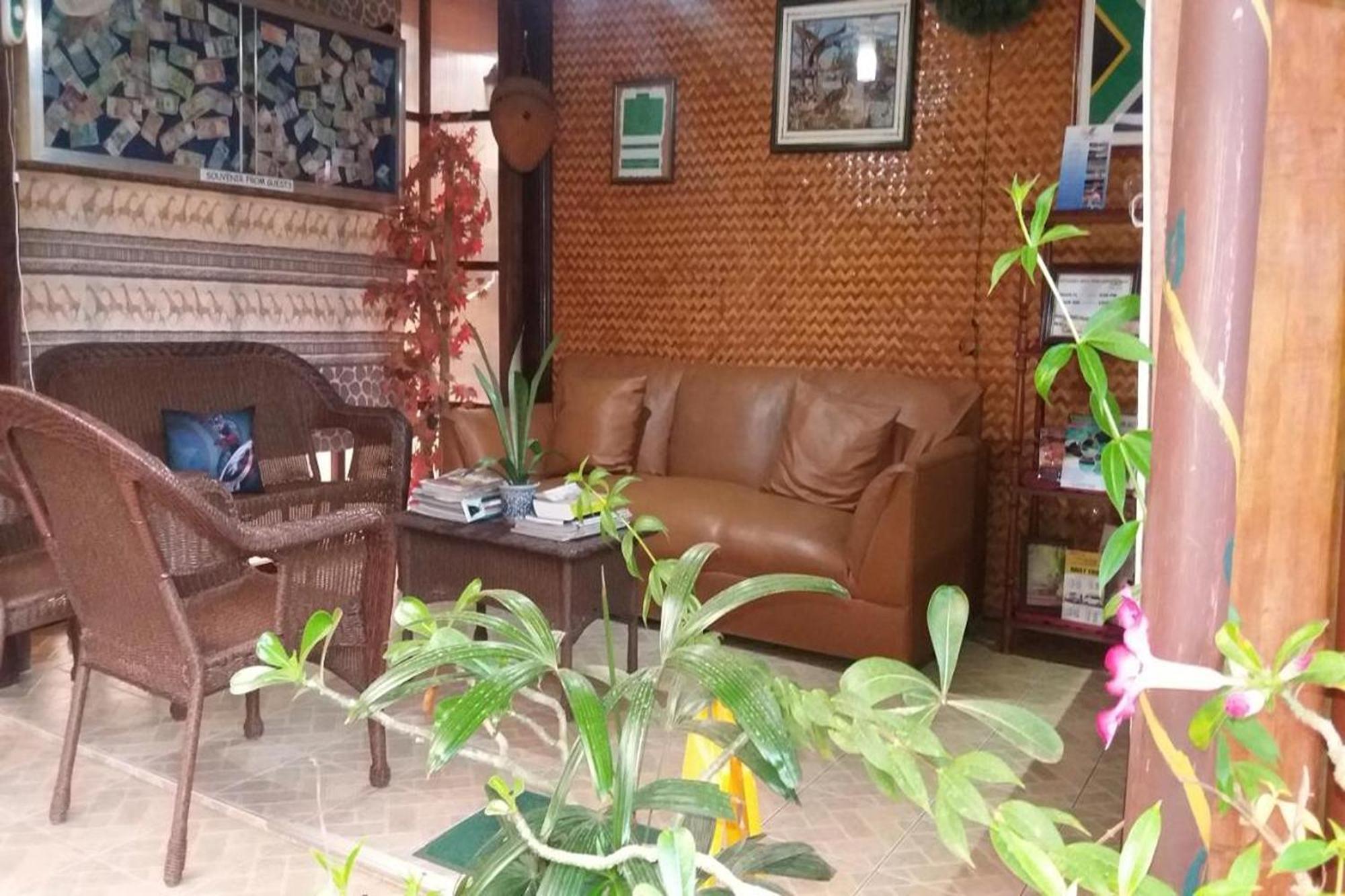 Citadel Bed And Breakfast Puerto Princesa Buitenkant foto