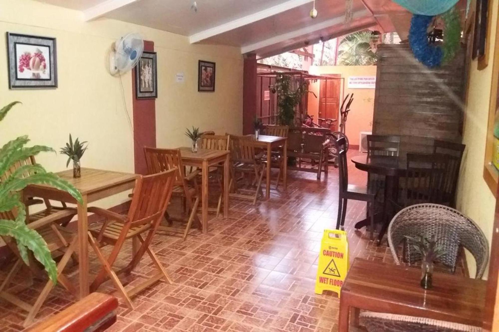 Citadel Bed And Breakfast Puerto Princesa Buitenkant foto
