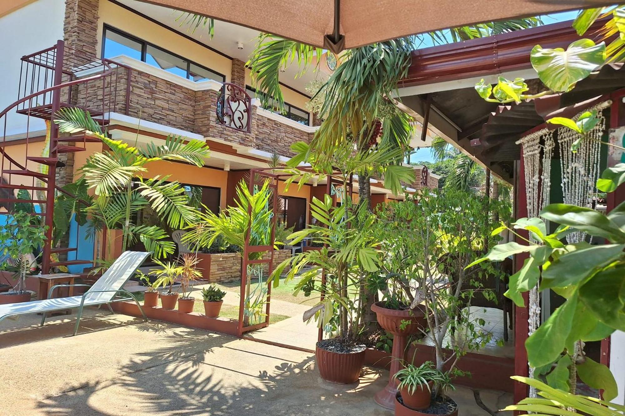 Citadel Bed And Breakfast Puerto Princesa Buitenkant foto